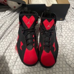 I’m selling Jordan True Flights size 10 shoes are in great condition